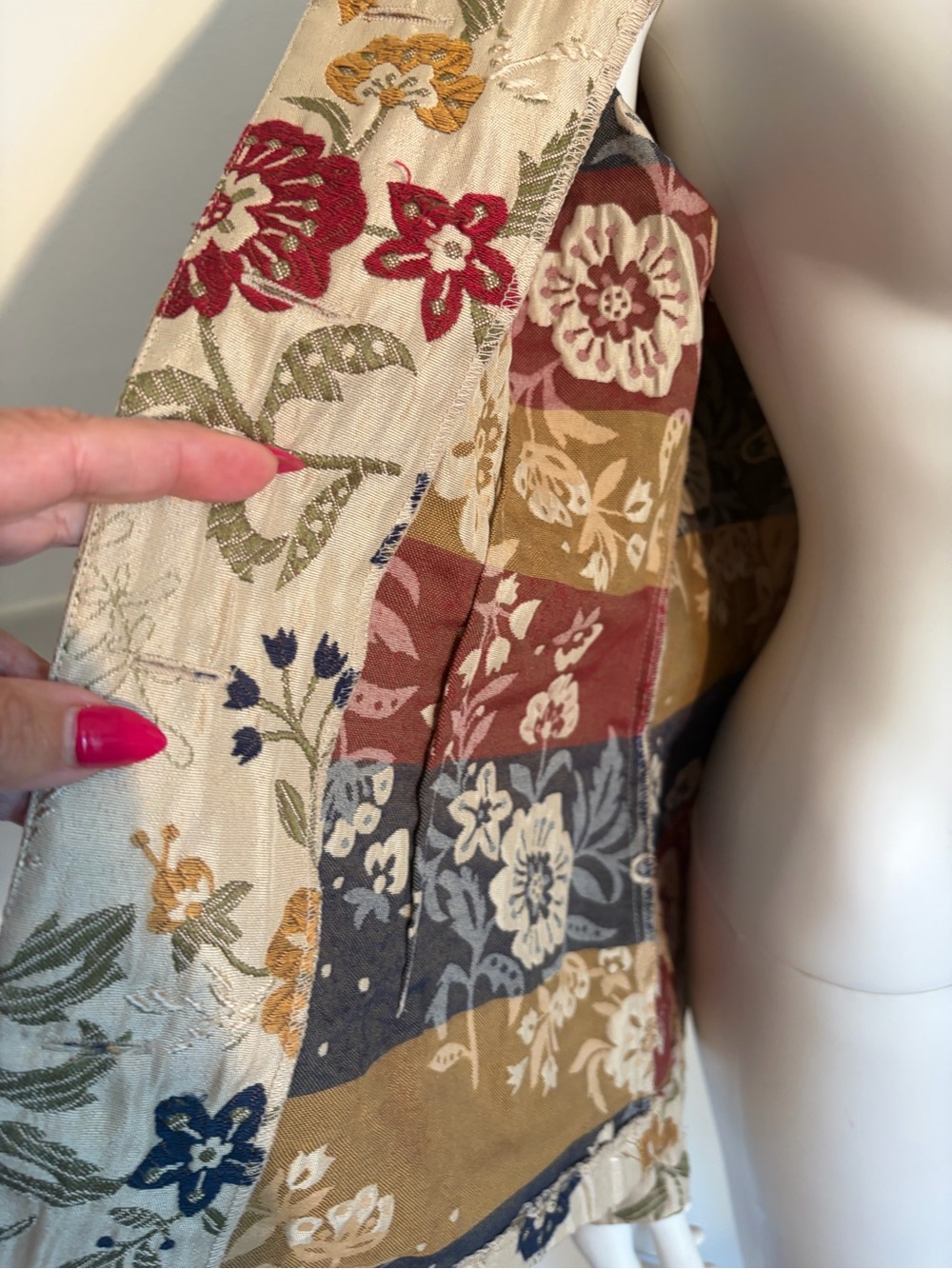 #883 Alfred Dunner Vintage Beige Embroidered Floral Stand-Collar Jacket - Picture 5 of 12